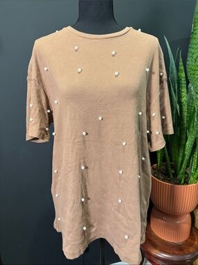 SHEIN Camel Short Sleeve Pearl-Accent Crewneck Top